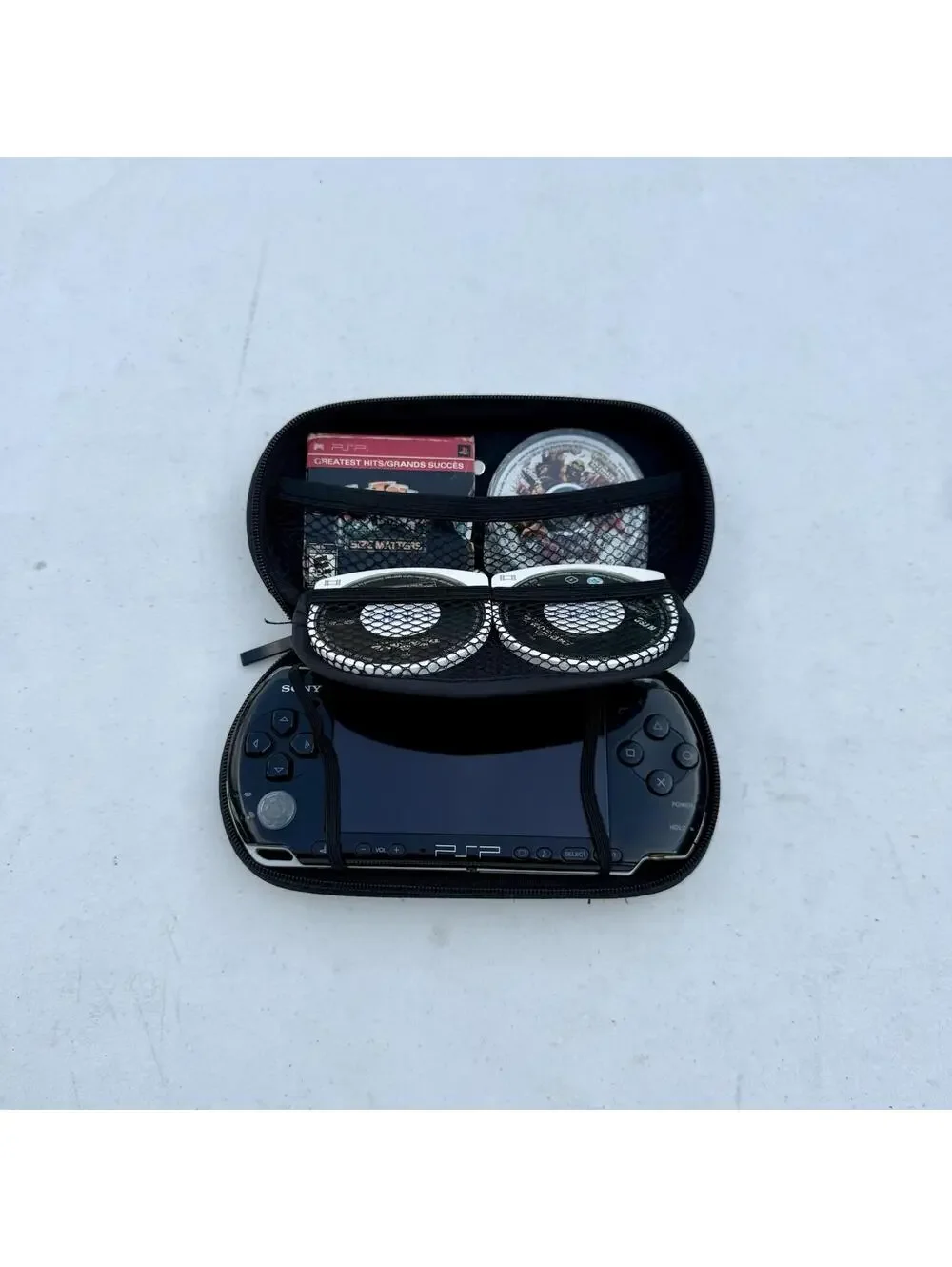 SONY PSP-3000 + Games Bundle Piano Black + USB Cable